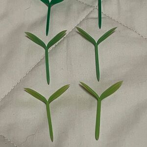 Green Leaf Shaped Plant Markers